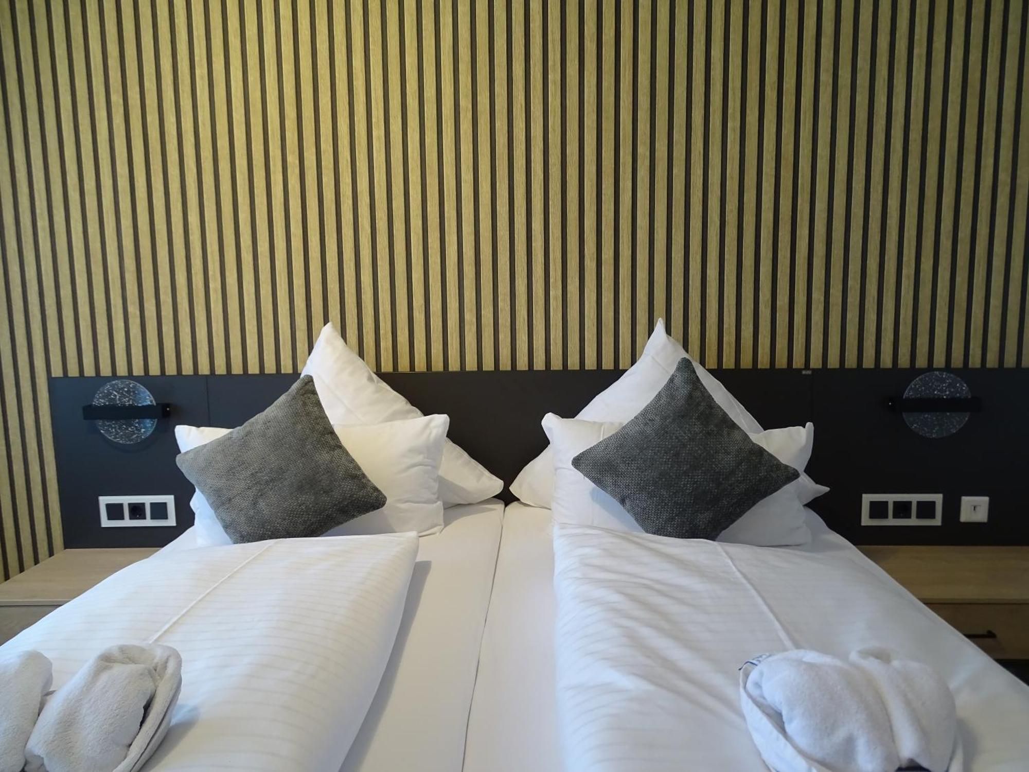 Hotel Zur Therme Westernkotten Екстериор снимка