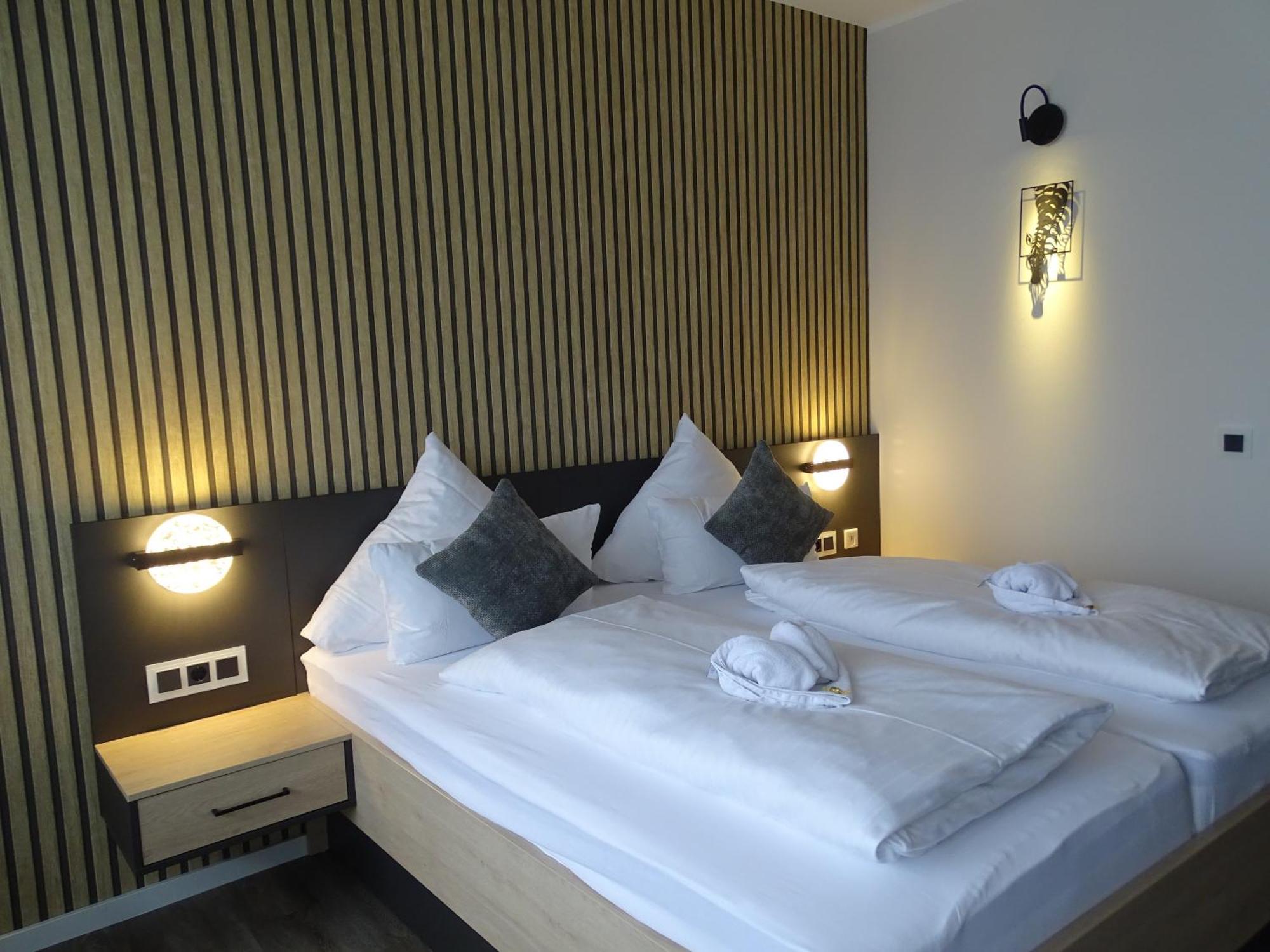 Hotel Zur Therme Westernkotten Екстериор снимка